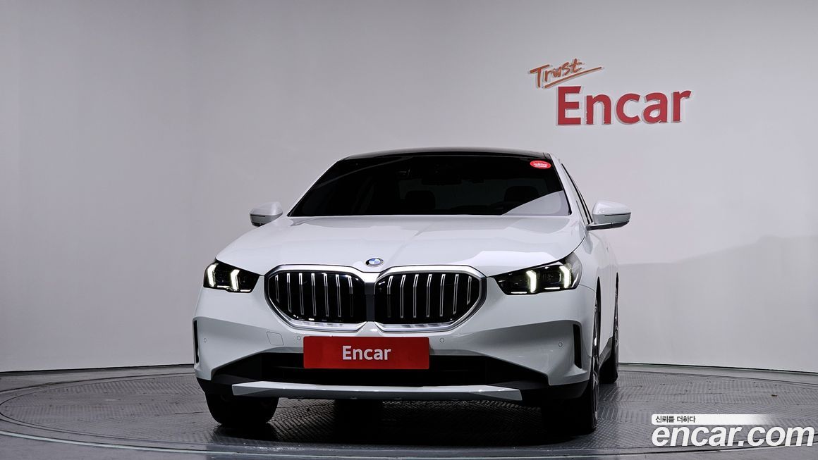 BMW 5-Series 520i, 2026