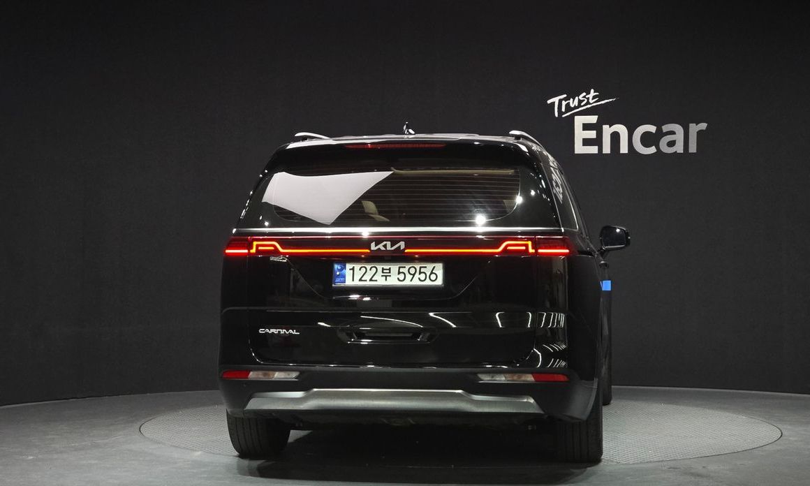 Kia Carnival 9-Seater Signature, 2023