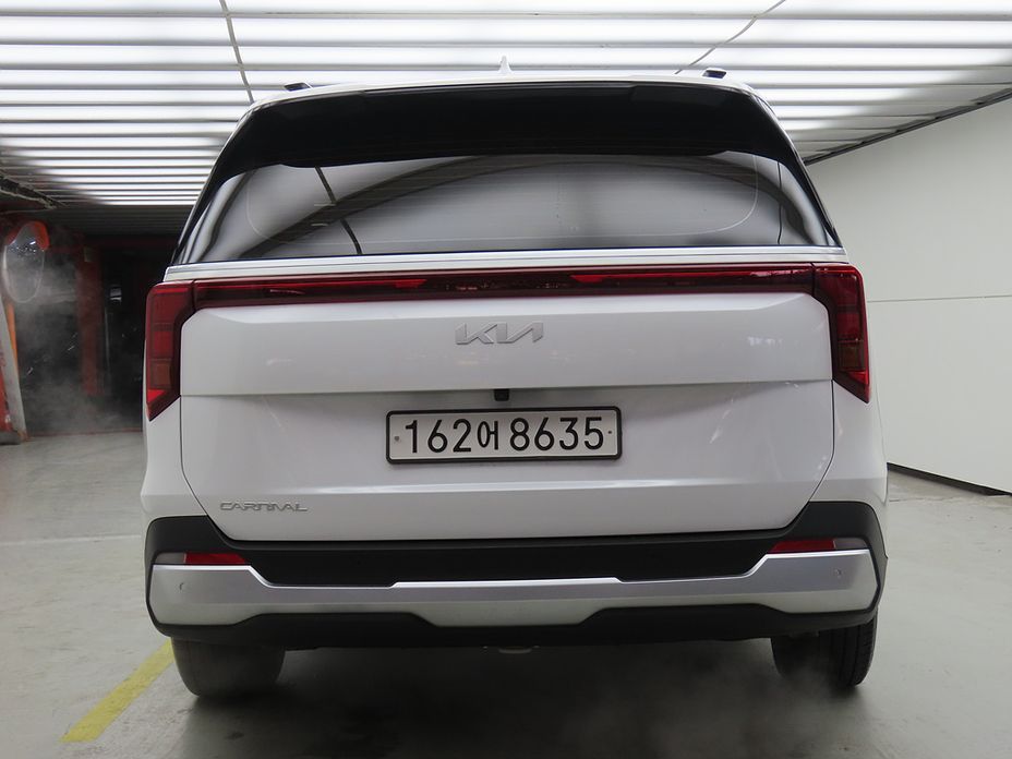 Kia Carnival 9-Seater Prestige, 2024