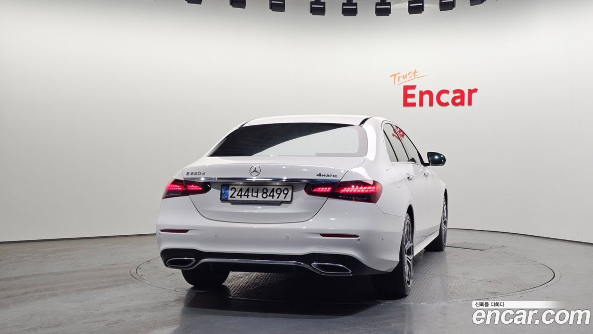 Mercedes-Benz E-Class E220d 4MATIC AMG Line, 2022