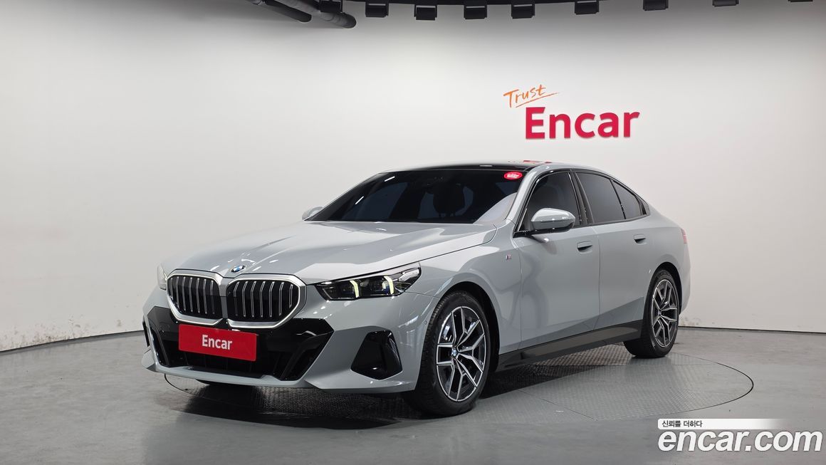 BMW 5-Series 520i M Sport, 2025