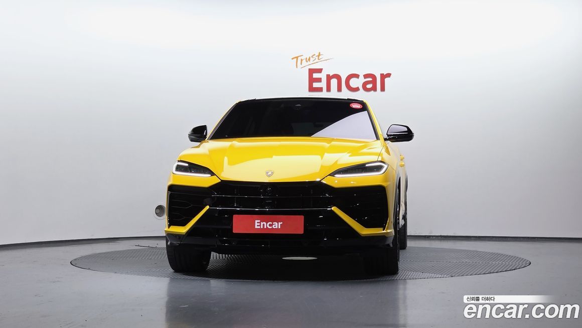 Lamborghini Urus 4.0 V8 SE, 2025