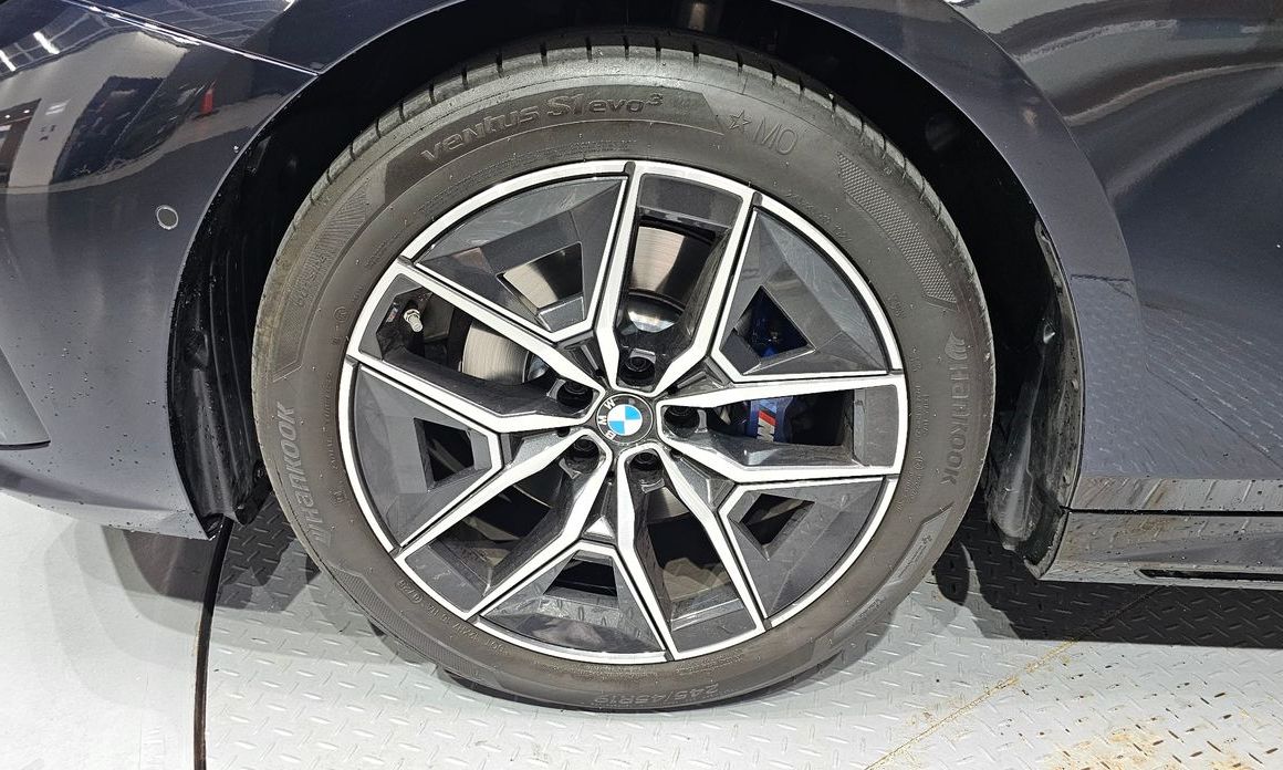 BMW 5-Series 523d M Sport, 2025
