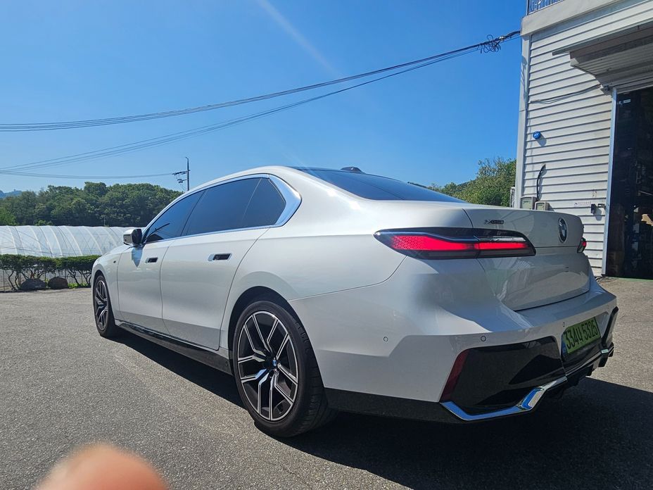 BMW 7-Series 740d xDrive M Sport, 2025