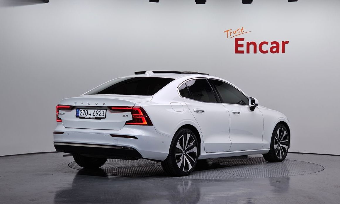 Volvo S60 B5 Ultra Bright, 2025