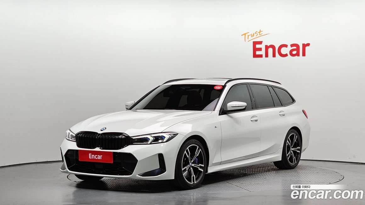 BMW 3-Series 320i Touring M Sports, 2023