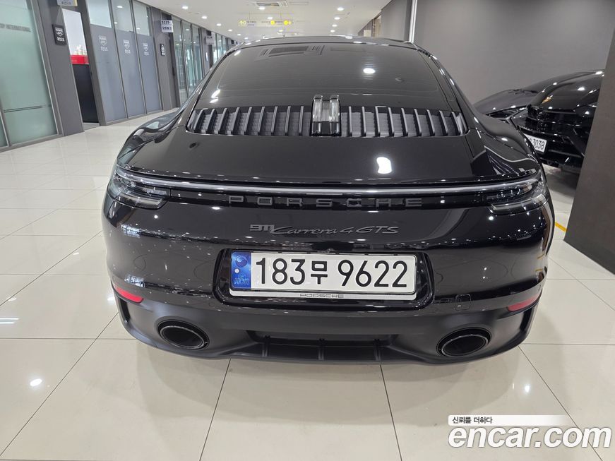 Porsche 911 Carrera 4 GTS, 2023