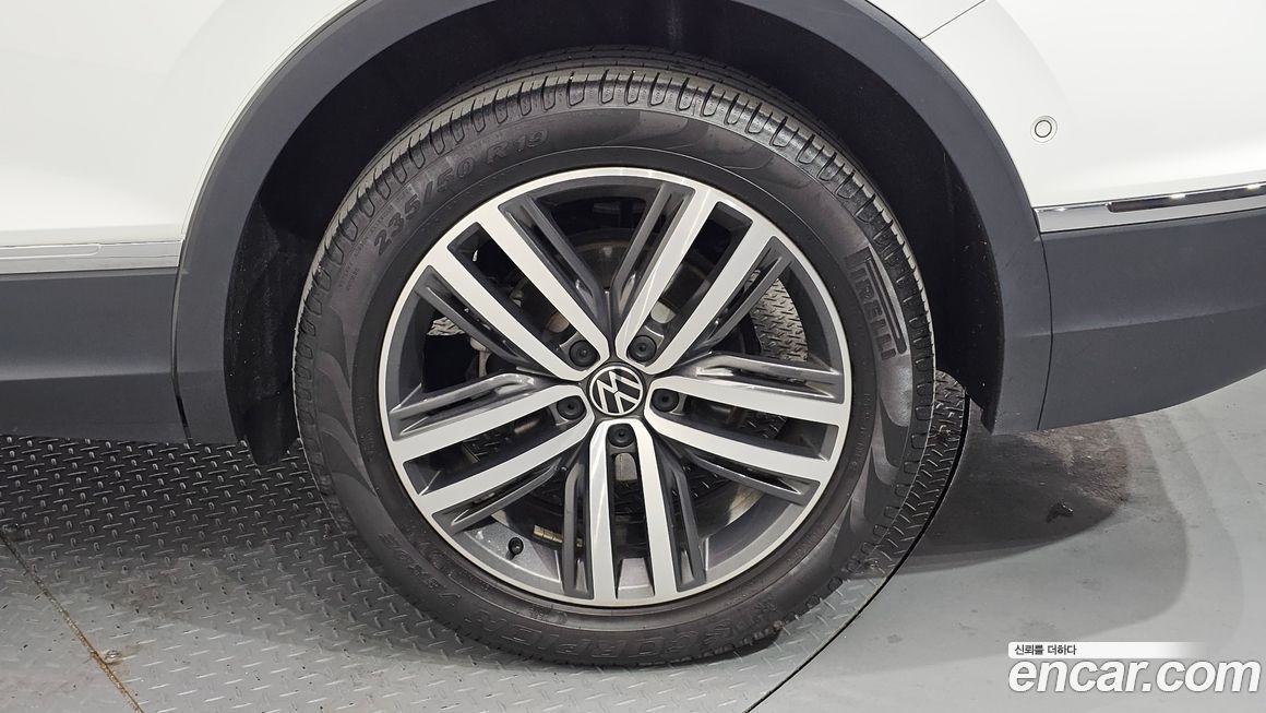 Volkswagen Tiguan 2.0 TSI Prestige, 2023