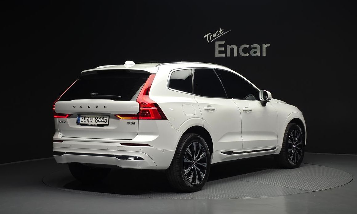 Volvo XC60 B5 Ultimate Bright, 2024