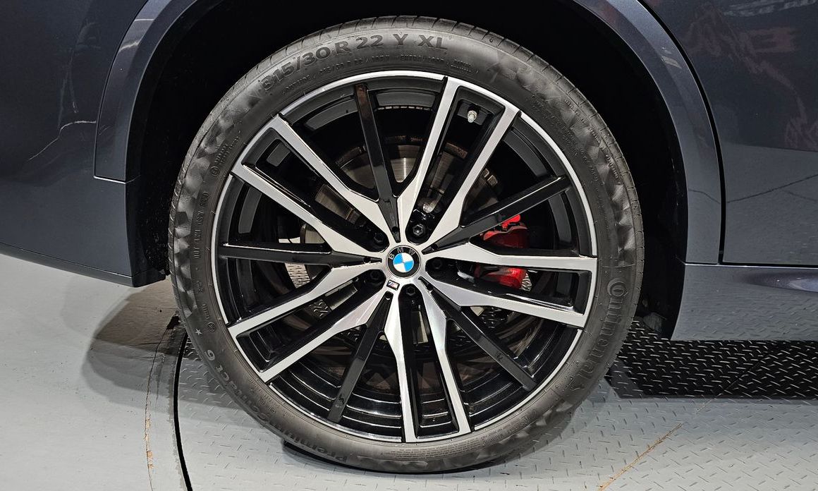BMW X5 M50i, 2022