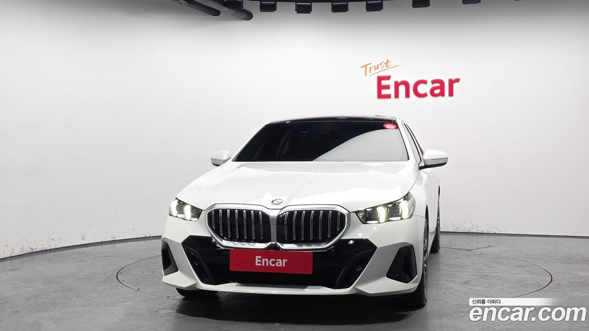 BMW 5-Series 520i M Sport, 2025