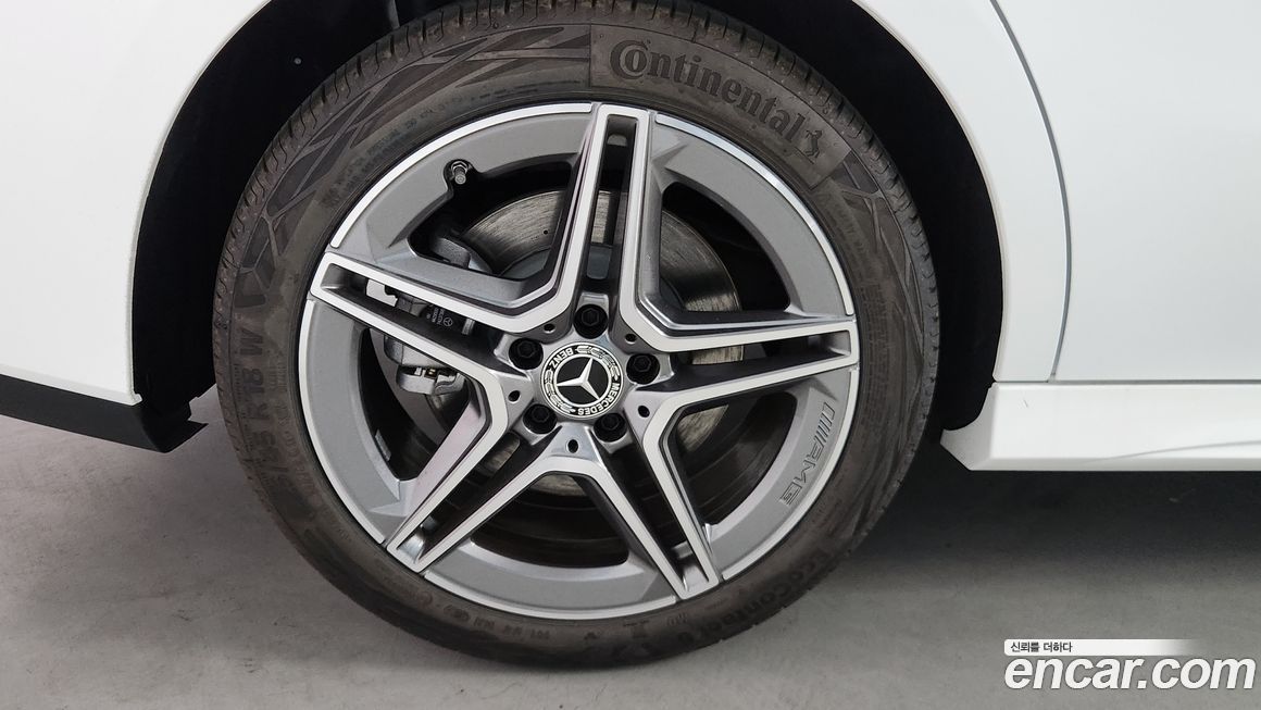 Mercedes-Benz CLA-Class CLA250 4MATIC, 2025