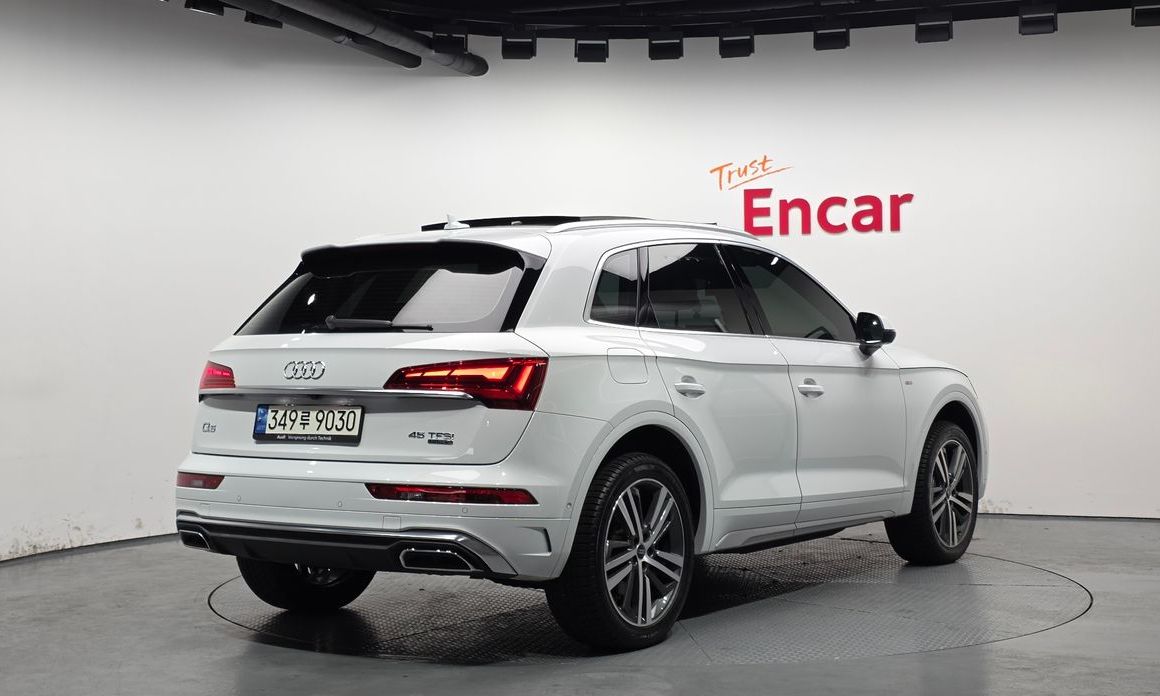 Audi Q5 45 TFSI Quattro Premium, 2022