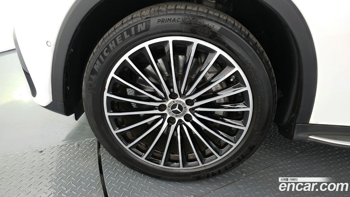 Mercedes-Benz GLC-Class GLC300 4MATIC AMG Line, 2023