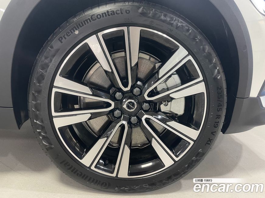 Volvo V60 B5 Ultra AWD, 2025