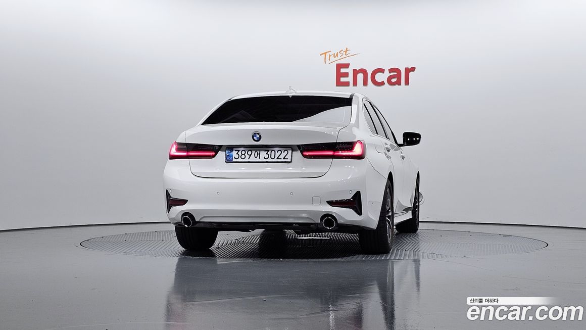 BMW 3-Series 320i, 2022