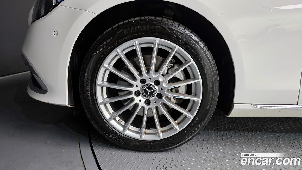 Mercedes-Benz E-Class E220d 4MATIC Exclusive, 2022