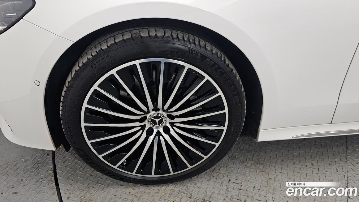 Mercedes-Benz E-Class E450 4MATIC, 2025
