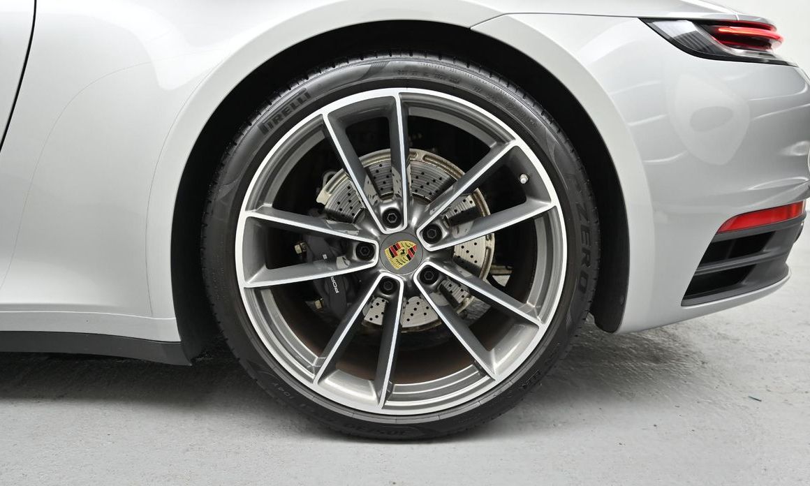 Porsche 911 Carrera, 2024