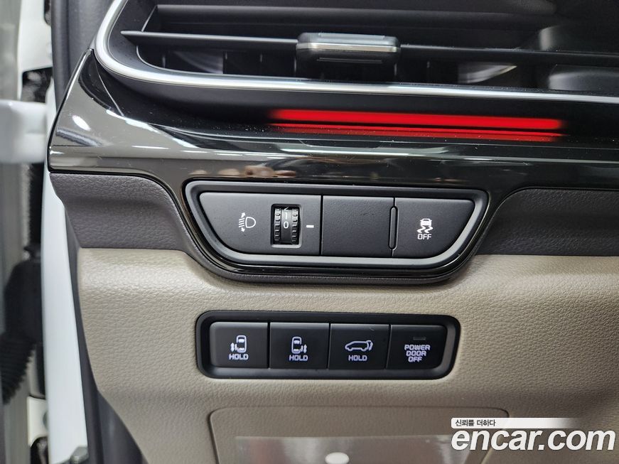 Kia Carnival 9-Seater Signature, 2024