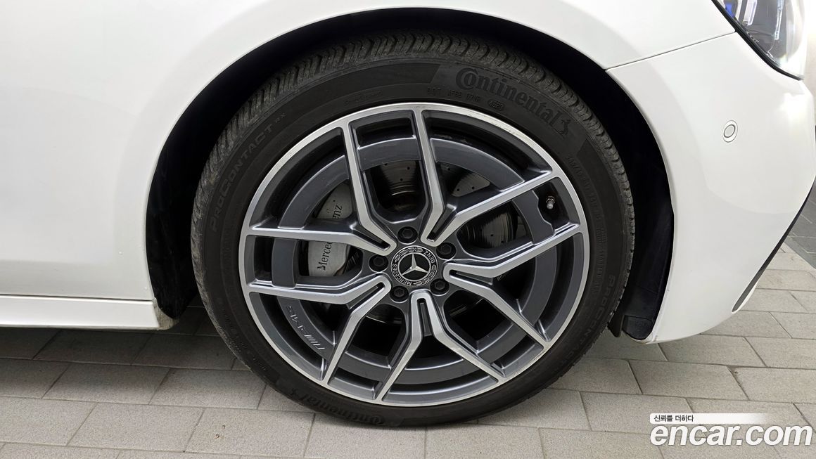 Mercedes-Benz E-Class E220d 4MATIC AMG Line, 2022