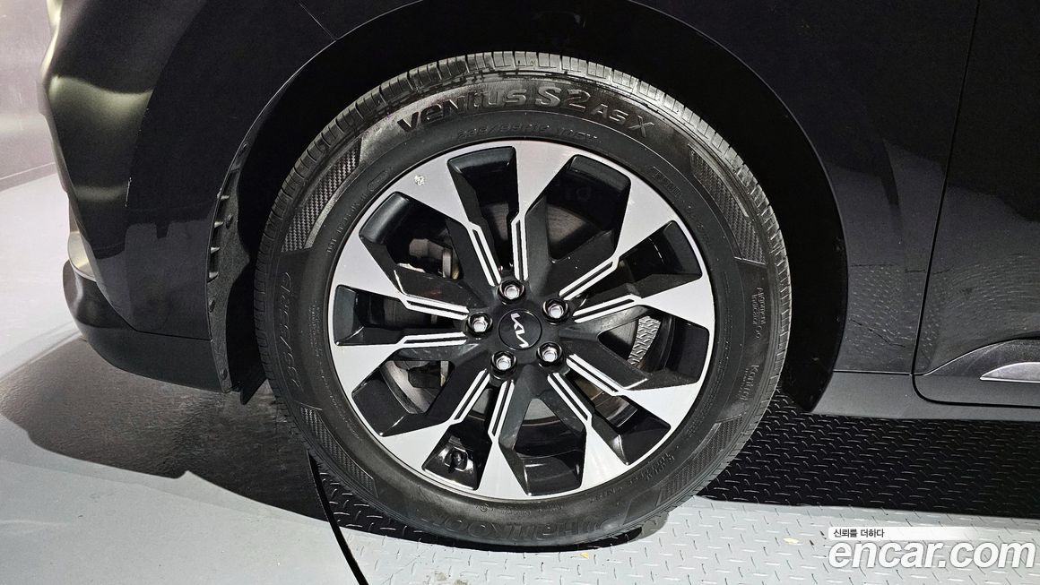 Kia Carnival 9-Seater Noblesse, 2023
