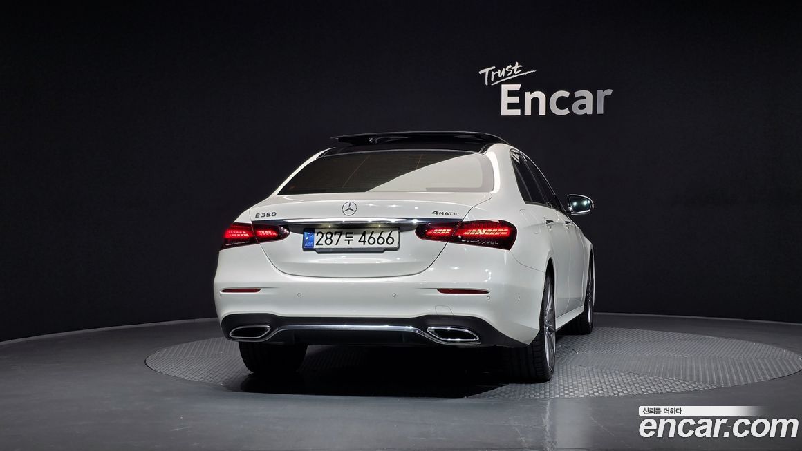 Mercedes-Benz E-Class E350 4MATIC AMG Line, 2022