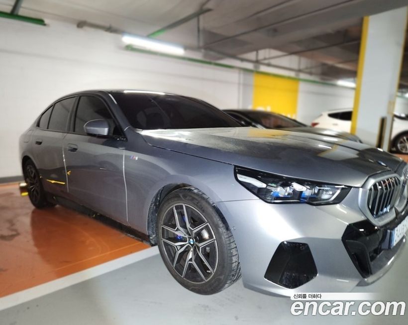 BMW 5-Series 520i M Sport, 2025