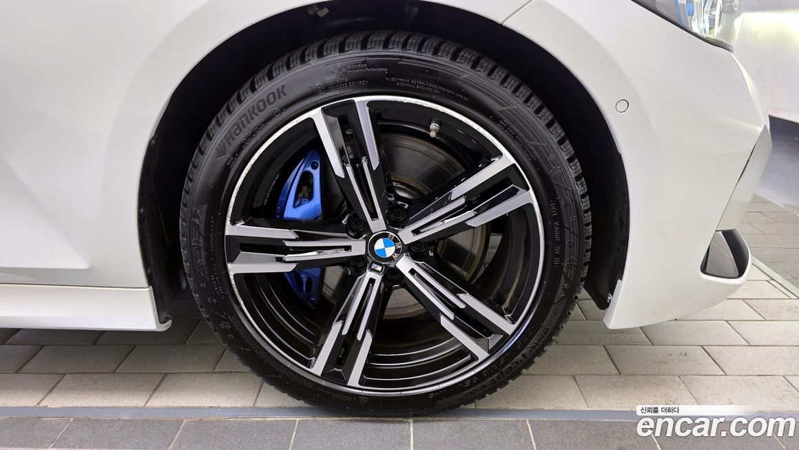 BMW 3-Series 320i M Sport, 2024