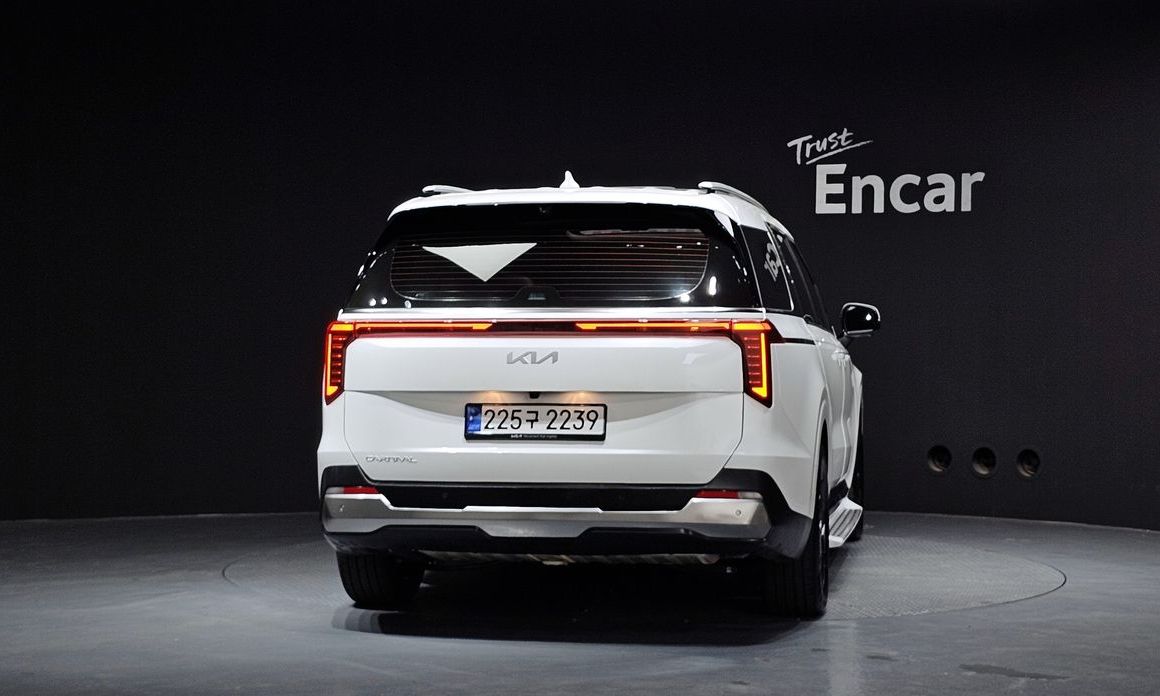 Kia Carnival 9-Seater Signature, 2025
