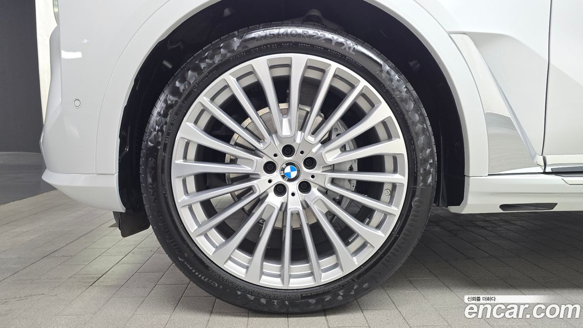 BMW X7 xDrive 40i Design Pure Excellence 7-Seater, 2025