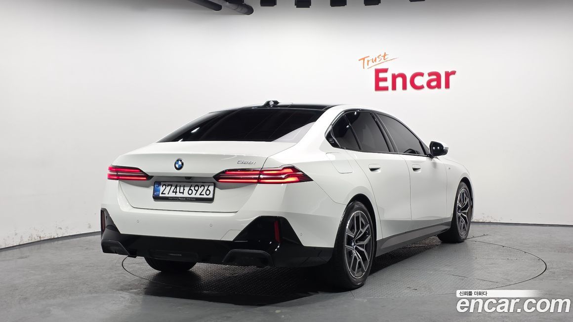 BMW 5-Series 520i M Sport, 2025