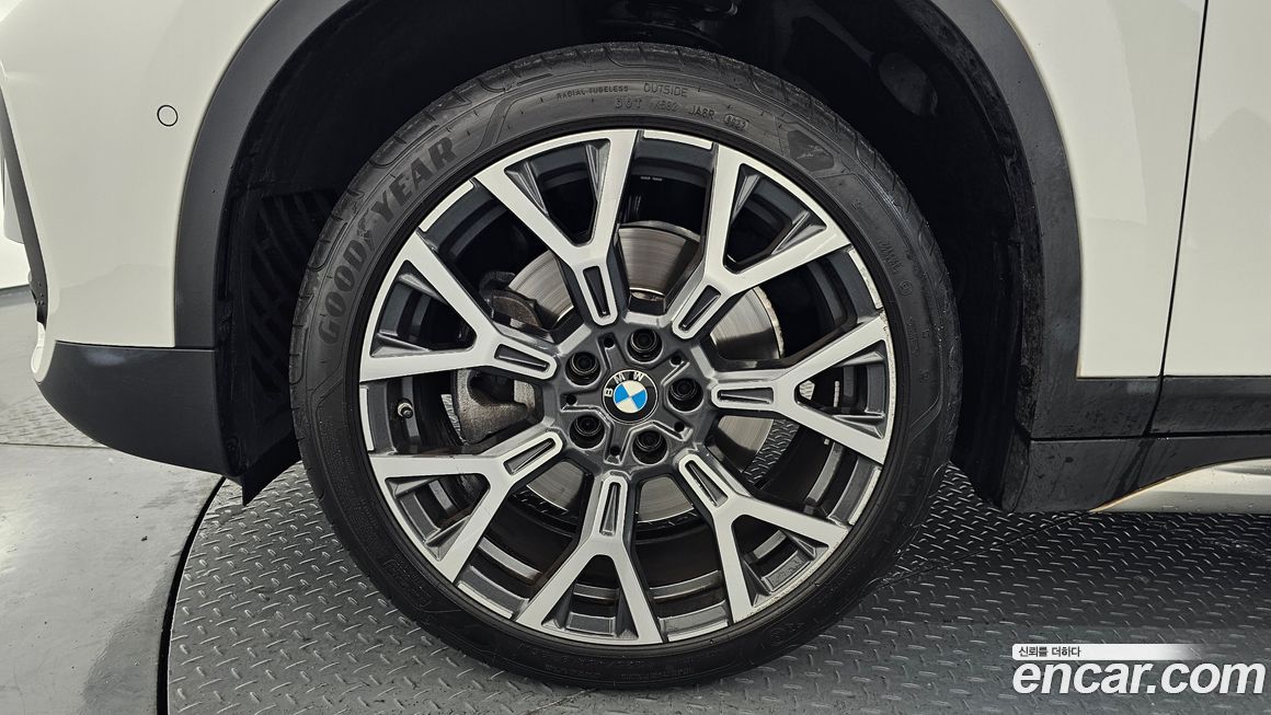 BMW X1 xDrive 20i xLine, 2022