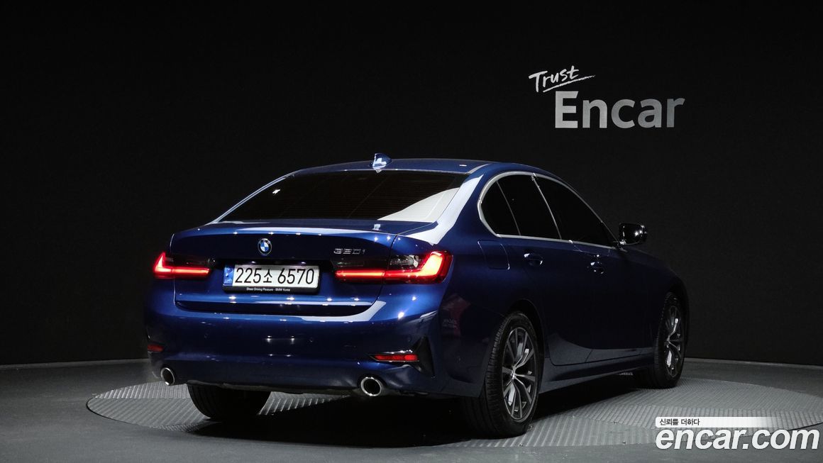 BMW 3-Series 320i, 2022