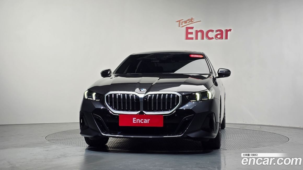 BMW 5-Series 530i xDrive, 2024