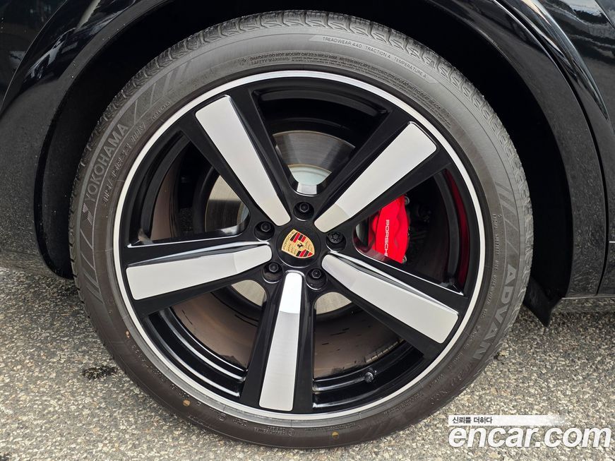 Porsche Cayenne 4.0 GTS Coupe, 2025