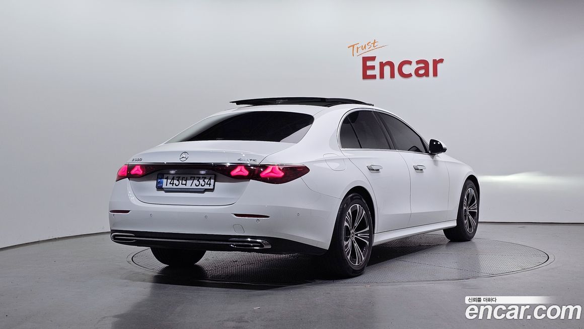 Mercedes-Benz E-Class E200 Avantgarde, 2024