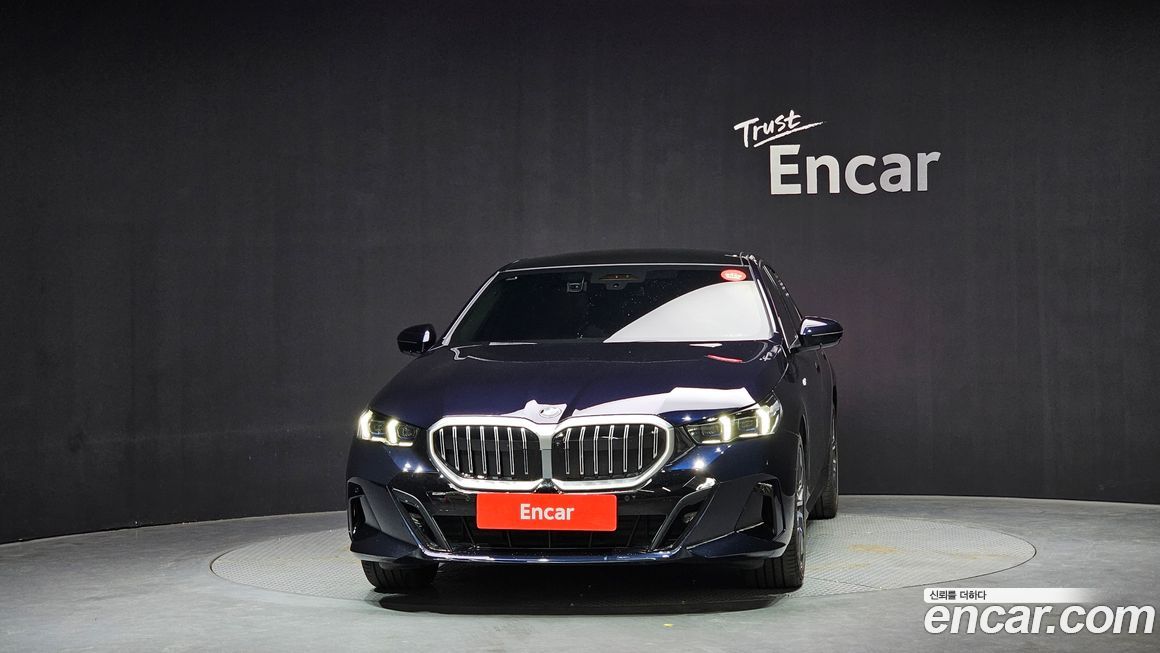 BMW 5-Series 520i M Sport, 2025