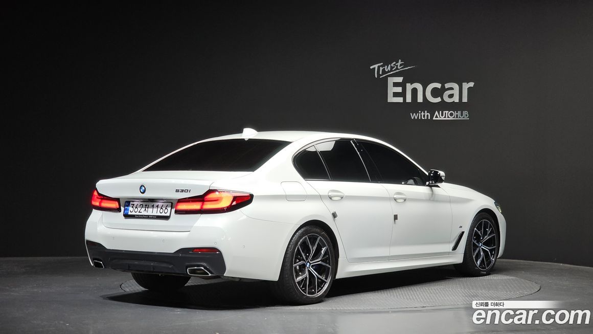 BMW 5-Series 530i M Sport Package, 2023