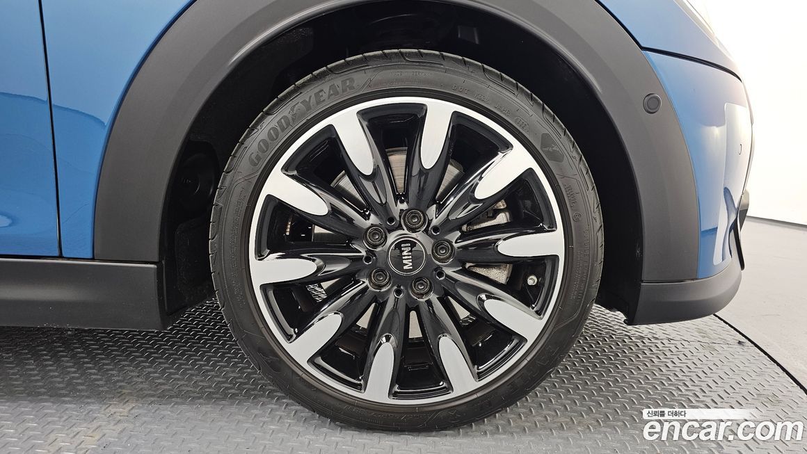 Mini Cooper Classic, 2024