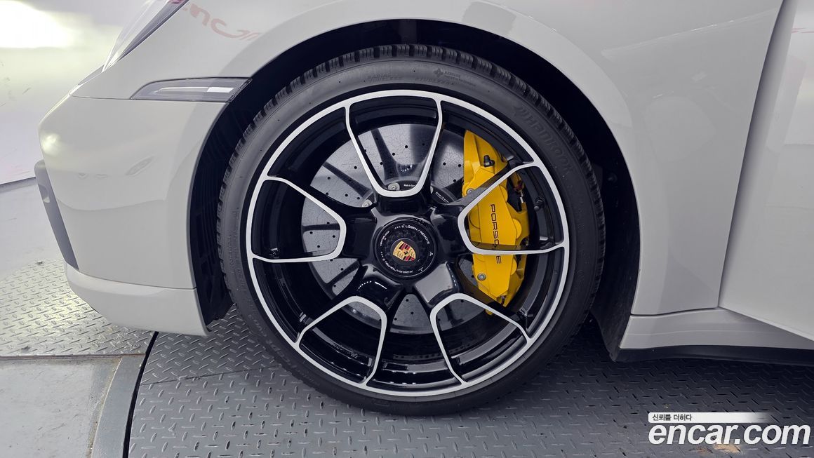 Porsche 911 Turbo S Cabriolet, 2024