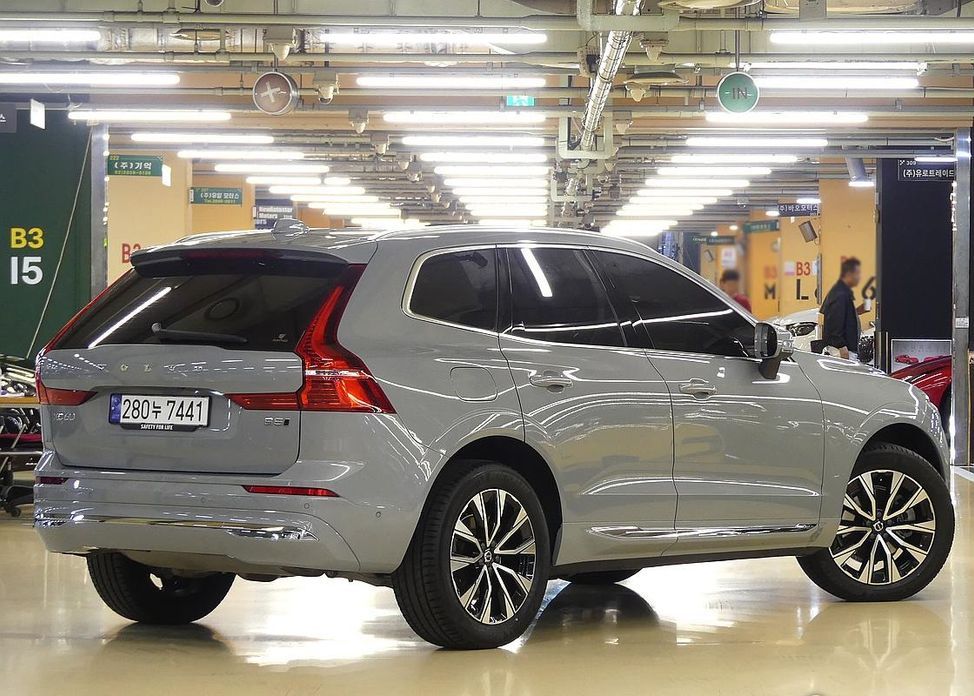 Volvo XC60 B5 Ultimate Bright, 2024