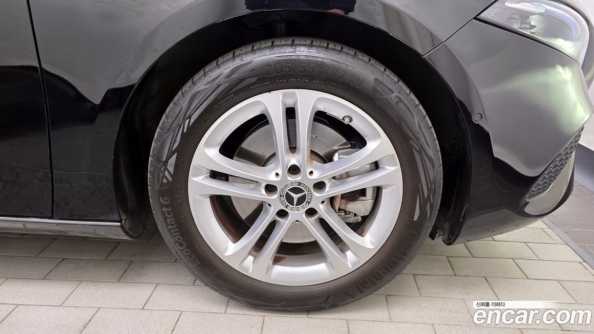 Mercedes-Benz A-Class A220 Hatchback, 2024