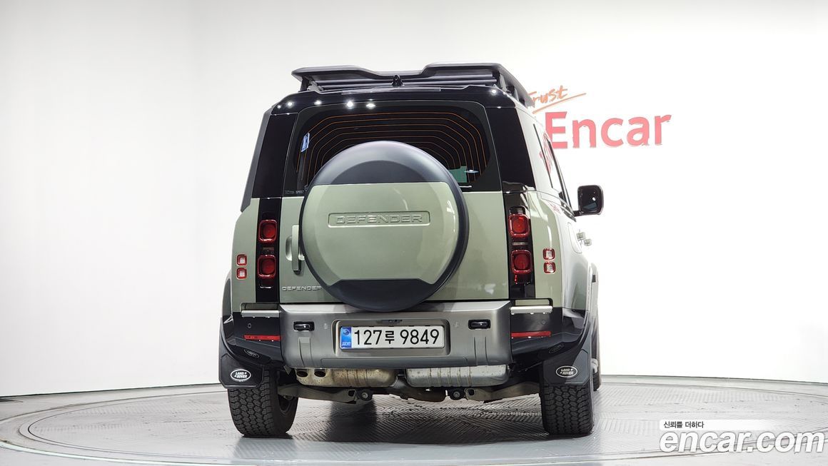 Land Rover Defender 110 D250 X-Dynamic SE, 2025