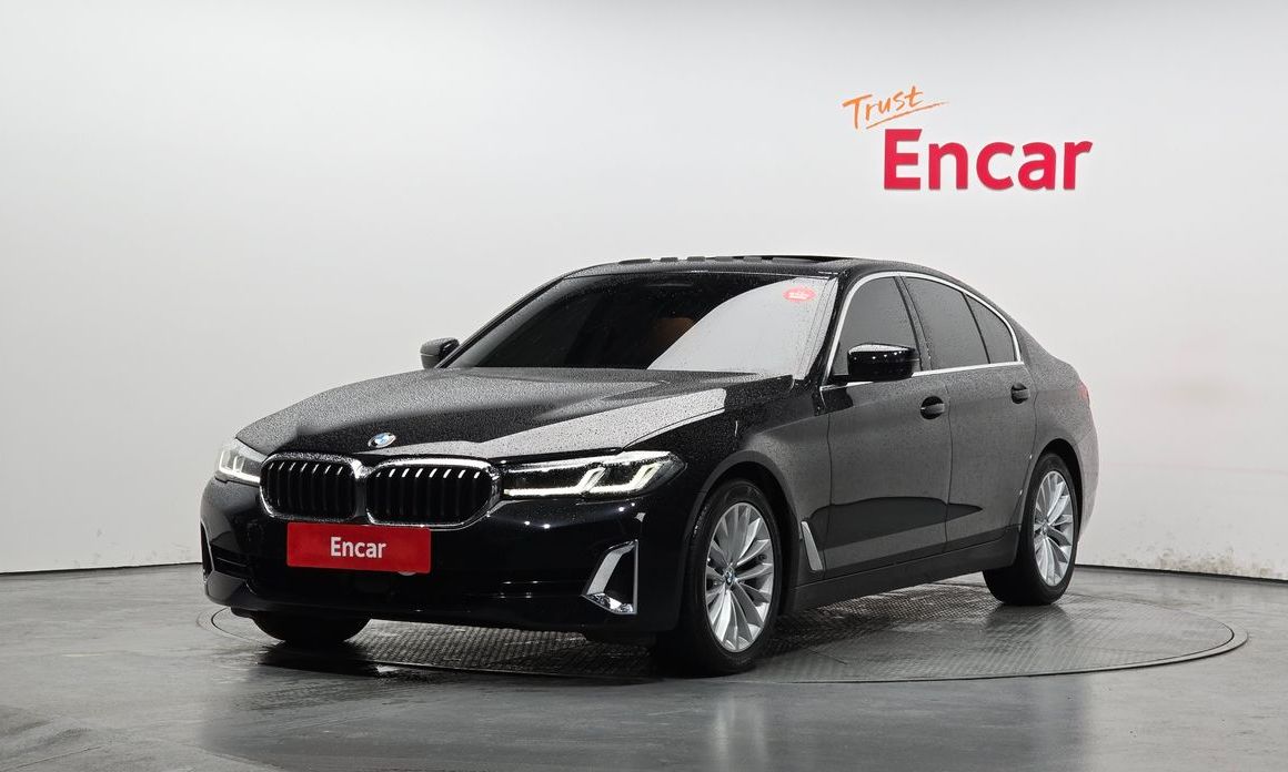 BMW 5-Series 520i Luxury, 2023