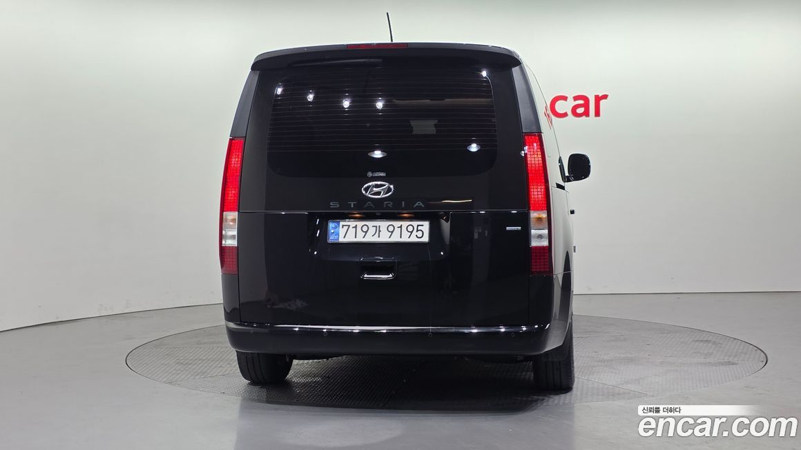 Hyundai Staria 4WD Tourer 11-Seater, 2024