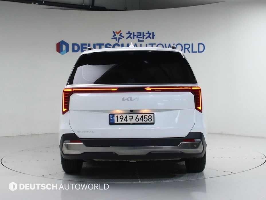 Kia Carnival 9-Seater Signature, 2024