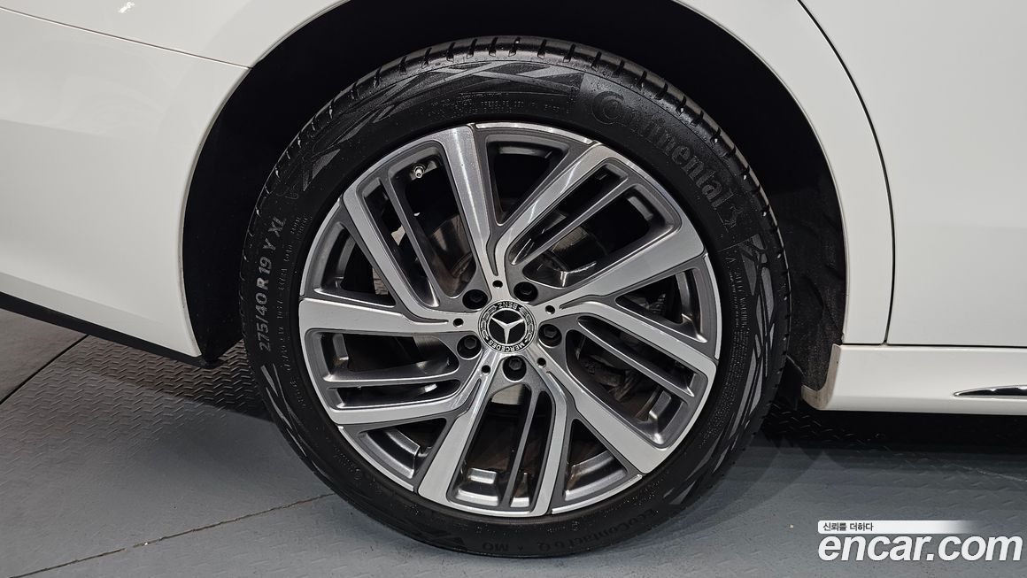 Mercedes-Benz E-Class E220d 4MATIC Exclusive, 2024