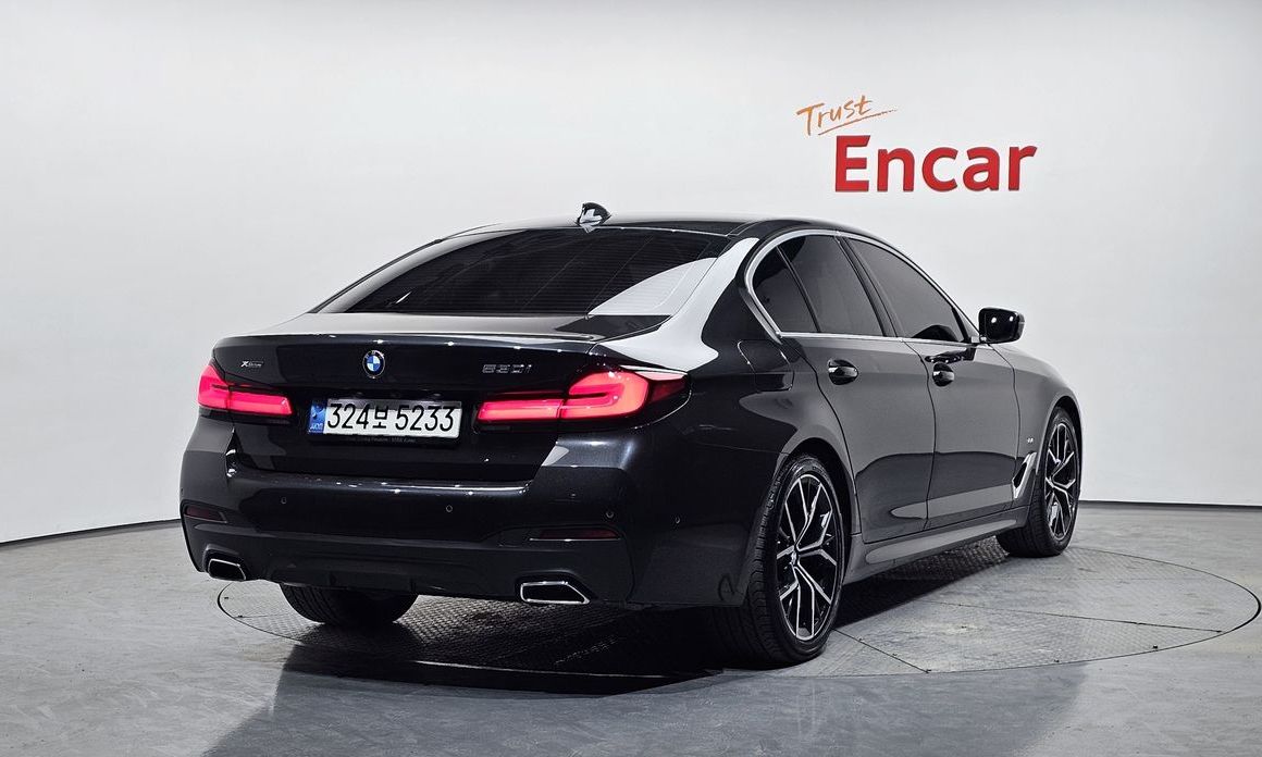 BMW 5-Series 530i xDrive M Sport Package, 2022