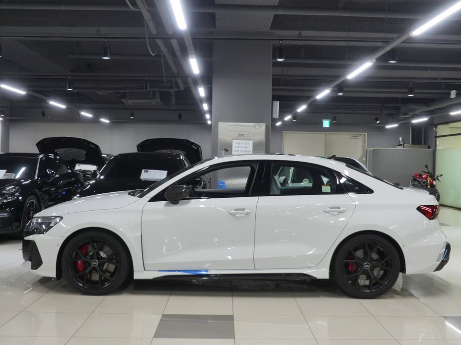 Audi RS3 2.5 TFSI Quattro Carbon Edition, 2025